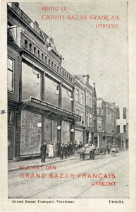 710674 Reclameprentbriefkaart van de Grand Bazar Français, Warenhuis, Lange Viestraat 2 te Utrecht. Met een foto van de ...